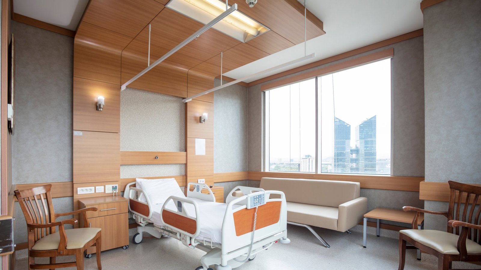 HOSPITAL & LAB