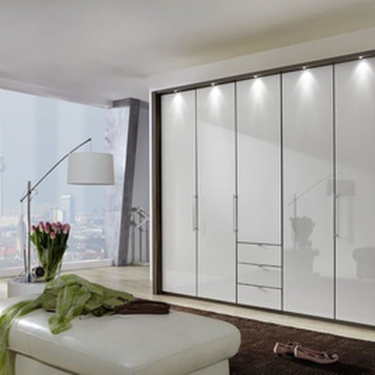 Paramount Frame & Cornice with LED Lights